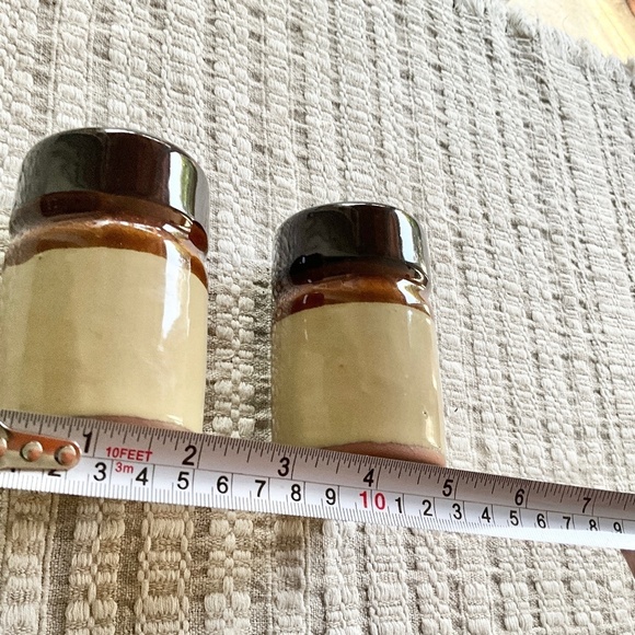 Shakers vintage 1970s Stoneware Crockery crock Salt & Pepper Cream Brown - Picture 3 of 6